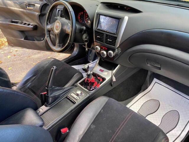 Серый Субару Импреза ВРХ СТИ, объемом двигателя 2.5 л и пробегом 83 тыс. км за 12700 $, фото 6 на Automoto.ua