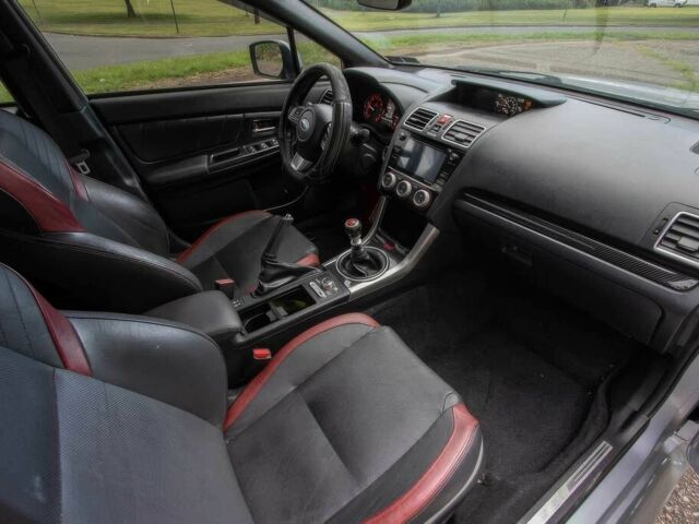 Серый Субару Импреза ВРХ СТИ, объемом двигателя 2.5 л и пробегом 50 тыс. км за 13200 $, фото 5 на Automoto.ua