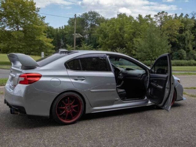 Серый Субару Импреза ВРХ СТИ, объемом двигателя 2.5 л и пробегом 50 тыс. км за 13200 $, фото 3 на Automoto.ua