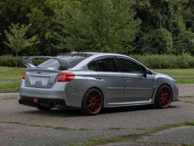 Серый Субару Импреза ВРХ СТИ, объемом двигателя 2.5 л и пробегом 50 тыс. км за 13200 $, фото 2 на Automoto.ua