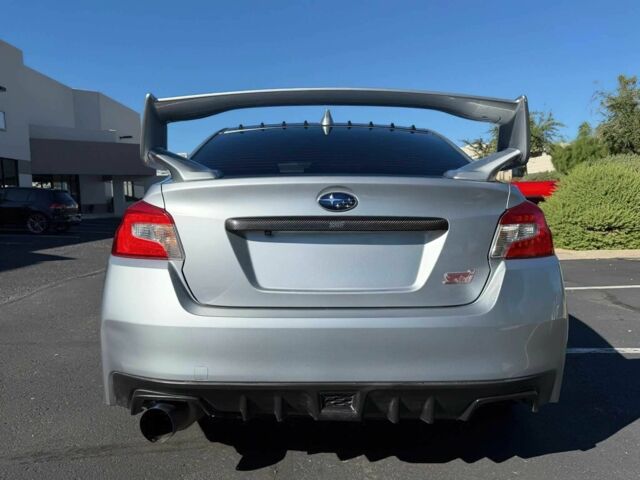 Серый Субару Импреза ВРХ СТИ, объемом двигателя 2.5 л и пробегом 70 тыс. км за 10000 $, фото 4 на Automoto.ua