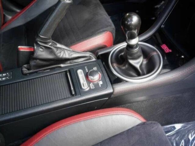 Синий Субару Импреза ВРХ СТИ, объемом двигателя 2.5 л и пробегом 90 тыс. км за 11000 $, фото 13 на Automoto.ua