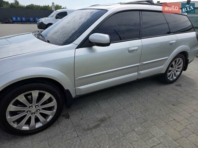 Серый Субару Legacy Outback, объемом двигателя 3 л и пробегом 247 тыс. км за 7800 $, фото 2 на Automoto.ua
