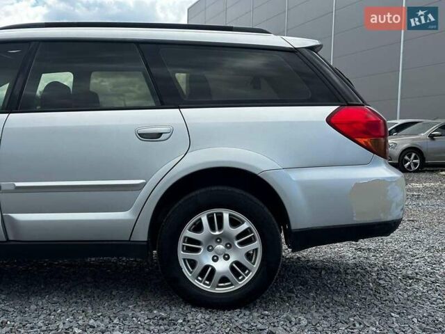 Серый Субару Legacy Outback, объемом двигателя 2.5 л и пробегом 261 тыс. км за 4680 $, фото 4 на Automoto.ua