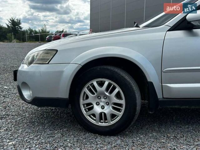 Серый Субару Legacy Outback, объемом двигателя 2.5 л и пробегом 261 тыс. км за 4680 $, фото 3 на Automoto.ua