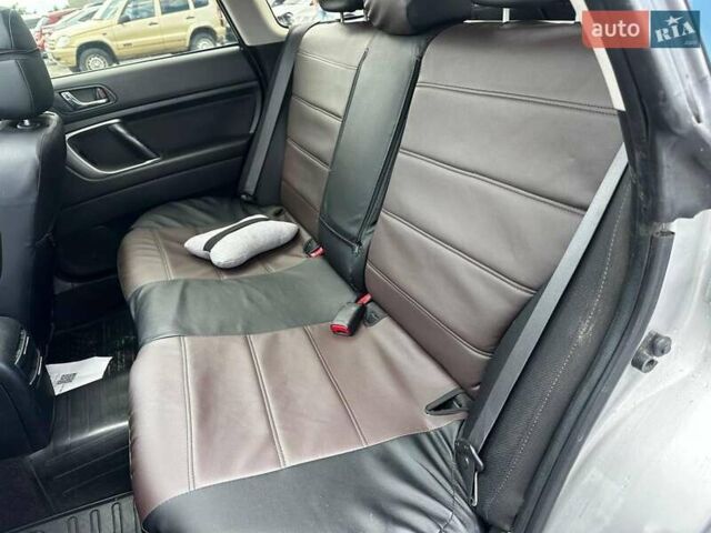 Серый Субару Legacy Outback, объемом двигателя 2.5 л и пробегом 261 тыс. км за 4680 $, фото 24 на Automoto.ua