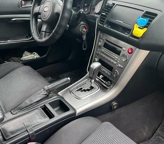 Сірий Субару Legacy Outback, об'ємом двигуна 2.5 л та пробігом 255 тис. км за 7500 $, фото 14 на Automoto.ua