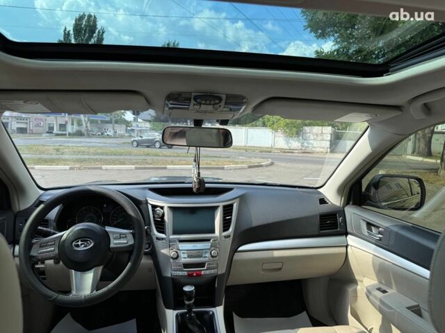 Сірий Субару Legacy Outback, об'ємом двигуна 2 л та пробігом 257 тис. км за 8990 $, фото 18 на Automoto.ua