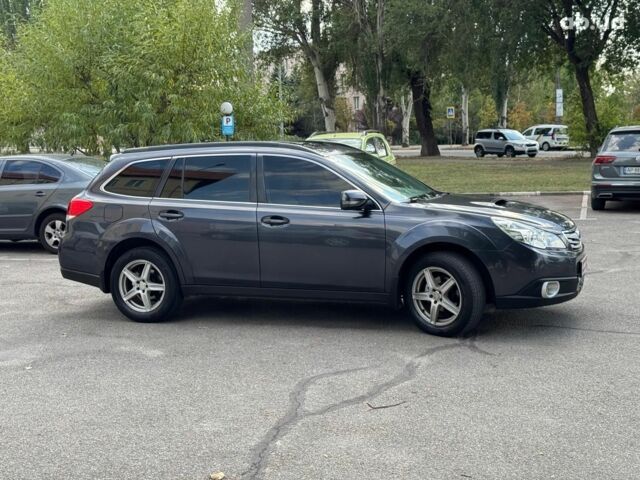 Сірий Субару Legacy Outback, об'ємом двигуна 2 л та пробігом 257 тис. км за 8990 $, фото 5 на Automoto.ua