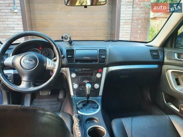 Синий Субару Legacy Outback, объемом двигателя 2.5 л и пробегом 327 тыс. км за 7000 $, фото 3 на Automoto.ua