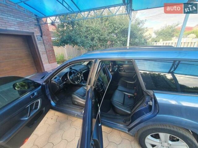 Синий Субару Legacy Outback, объемом двигателя 2.5 л и пробегом 327 тыс. км за 7000 $, фото 4 на Automoto.ua