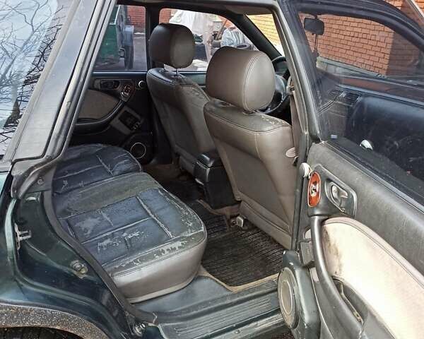 Зеленый Субару Legacy Outback, объемом двигателя 2.5 л и пробегом 340 тыс. км за 3650 $, фото 16 на Automoto.ua