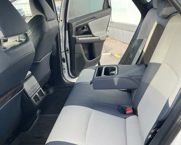 Білий Субару Solterra, об'ємом двигуна 0 л та пробігом 10 тис. км за 28200 $, фото 31 на Automoto.ua