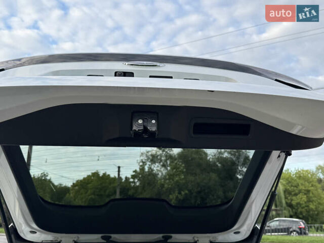 Белый Субару Solterra, объемом двигателя 0 л и пробегом 20 тыс. км за 23900 $, фото 5 на Automoto.ua