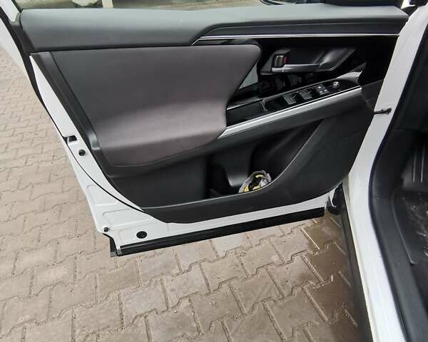 Белый Субару Solterra, объемом двигателя 0 л и пробегом 47 тыс. км за 22900 $, фото 13 на Automoto.ua