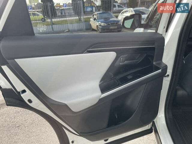 Білий Субару Solterra, об'ємом двигуна 0 л та пробігом 10 тис. км за 28200 $, фото 32 на Automoto.ua