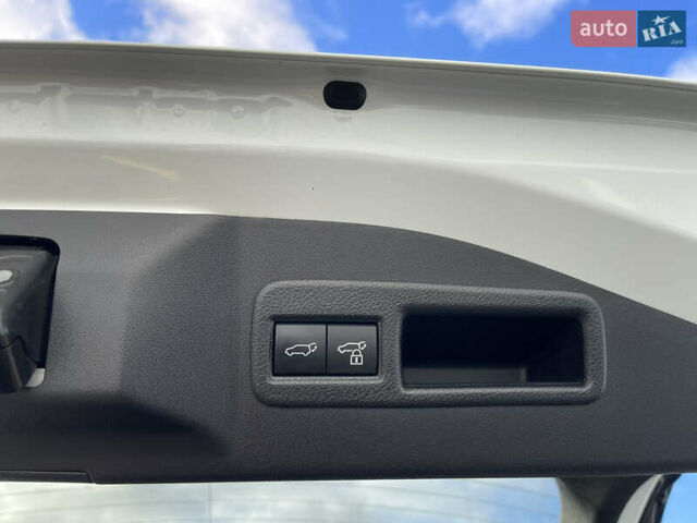 Білий Субару Solterra, об'ємом двигуна 0 л та пробігом 10 тис. км за 28200 $, фото 23 на Automoto.ua