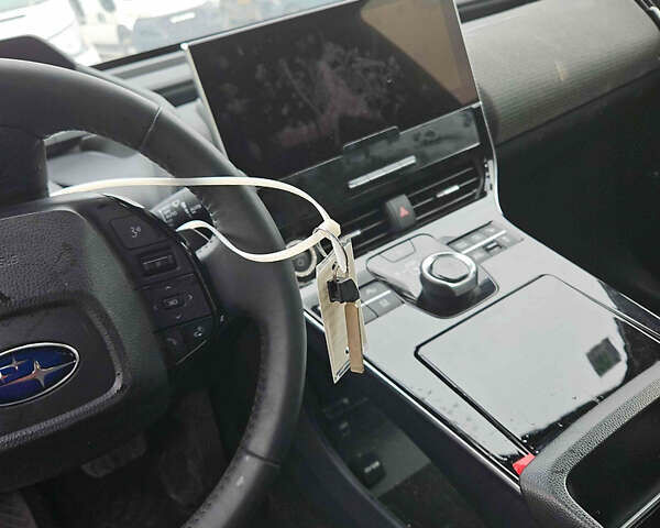 Черный Субару Solterra, объемом двигателя 0 л и пробегом 30 тыс. км за 18900 $, фото 25 на Automoto.ua