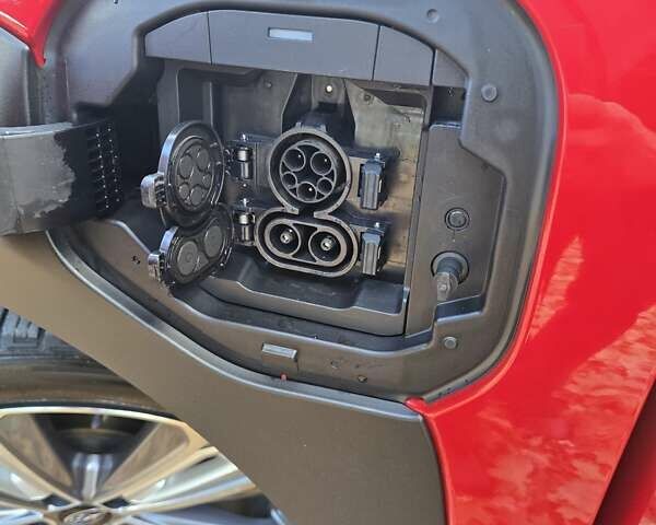 Красный Субару Solterra, объемом двигателя 0 л и пробегом 24 тыс. км за 28950 $, фото 3 на Automoto.ua