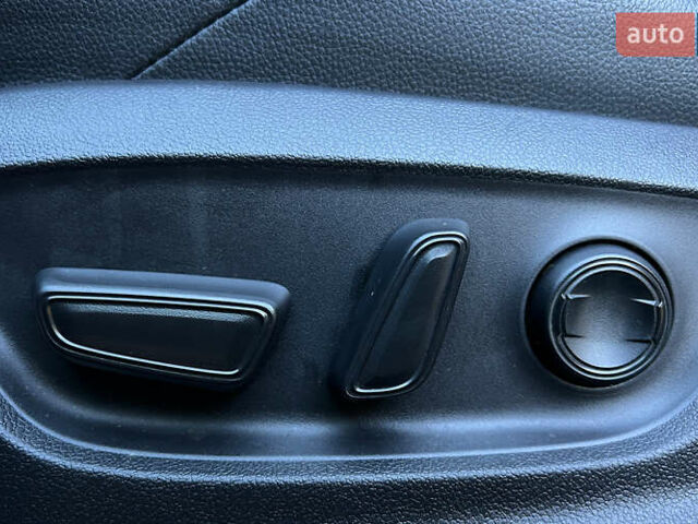 Субару Solterra 2022 у Львові на Automoto.ua Сірий Субару Solterra, об'ємом двигуна 0 л та пробігом 23 тис. км за 30900 $, фото 17 на Automoto.ua