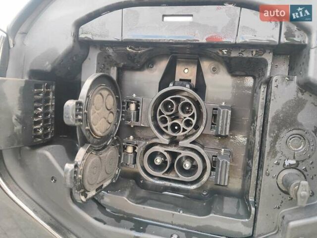 Серый Субару Solterra, объемом двигателя 0 л и пробегом 13 тыс. км за 25000 $, фото 24 на Automoto.ua