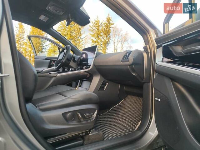 Серый Субару Solterra, объемом двигателя 0 л и пробегом 13 тыс. км за 25000 $, фото 20 на Automoto.ua