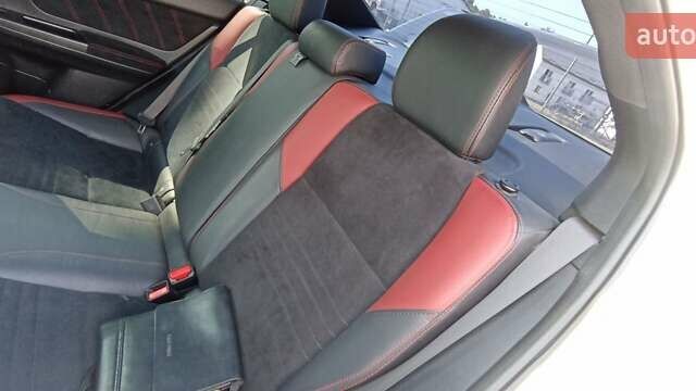 Білий Субару WRX STI, об'ємом двигуна 2.5 л та пробігом 150 тис. км за 25499 $, фото 44 на Automoto.ua