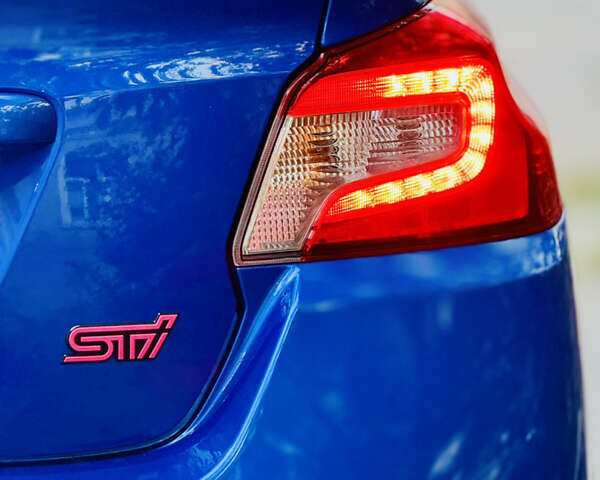 Синій Субару WRX STI, об'ємом двигуна 2.46 л та пробігом 112 тис. км за 29500 $, фото 7 на Automoto.ua