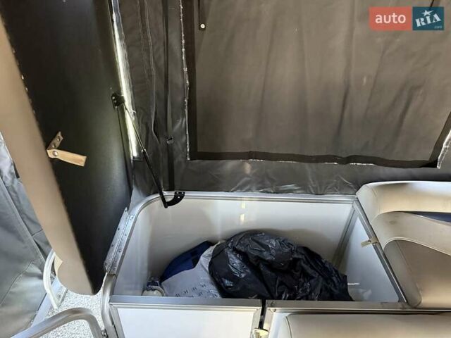 Сан Тракер Пати Барг 2007 в Киеве на Automoto.ua Белый Сан Тракер Пати Барг, объемом двигателя 0 л и пробегом 500 тыс. км за 32000 $, фото 9 на Automoto.ua