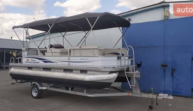 Сан Тракер Пати Барг 2007 в Киеве на Automoto.ua Белый Сан Тракер Пати Барг, объемом двигателя 0 л и пробегом 500 тыс. км за 32000 $, фото 12 на Automoto.ua