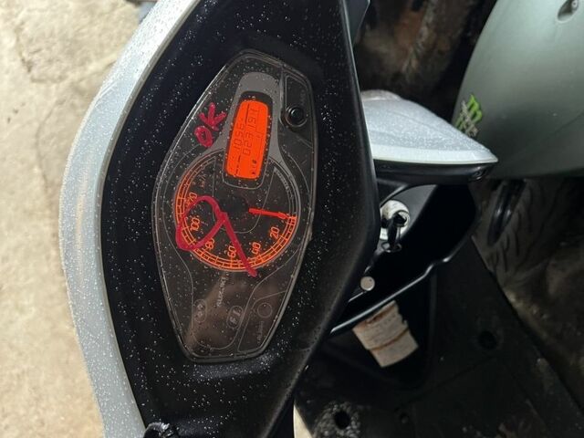 Сузуки Адресс, объемом двигателя 0.13 л и пробегом 0 тыс. км за 1200 $, фото 13 на Automoto.ua