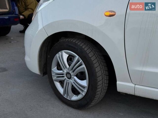 Белый Сузуки Альто, объемом двигателя 1 л и пробегом 171 тыс. км за 7300 $, фото 1 на Automoto.ua