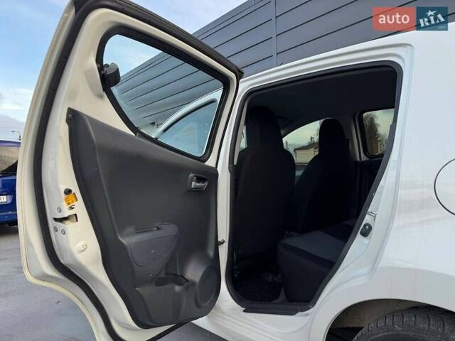 Белый Сузуки Альто, объемом двигателя 1 л и пробегом 171 тыс. км за 7300 $, фото 23 на Automoto.ua