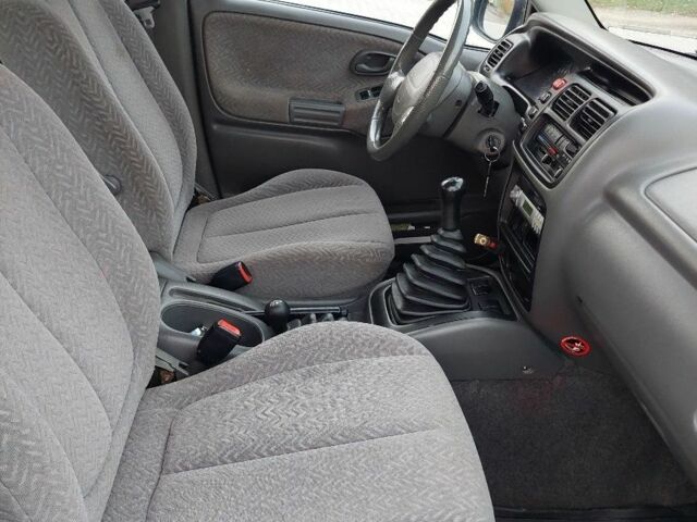 Черный Сузуки Другая, объемом двигателя 2 л и пробегом 285 тыс. км за 1800 $, фото 6 на Automoto.ua