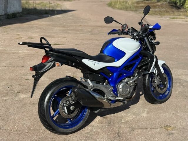 Сузуки Другая, объемом двигателя 0.4 л и пробегом 0 тыс. км за 4000 $, фото 3 на Automoto.ua