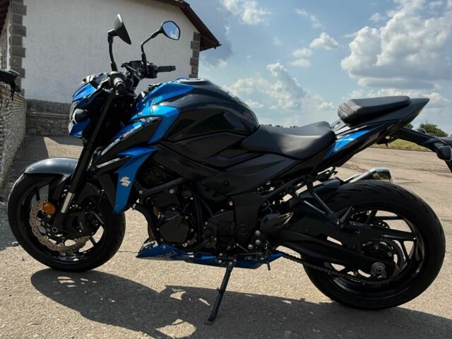 Сузукі Інша, об'ємом двигуна 0.75 л та пробігом 0 тис. км за 8000 $, фото 3 на Automoto.ua