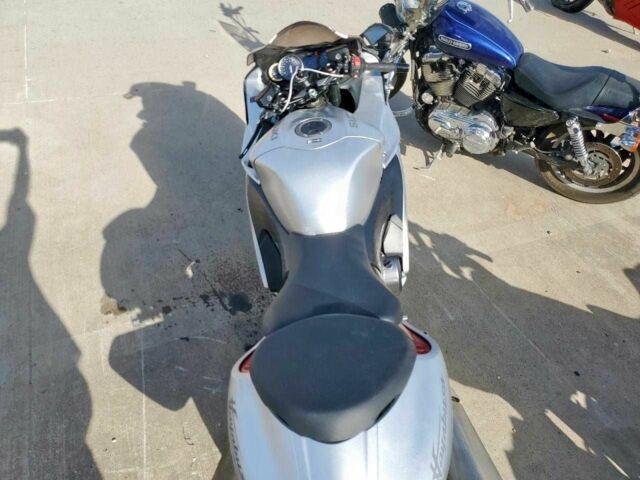 Сузукі Інша, об'ємом двигуна 1.3 л та пробігом 0 тис. км за 8000 $, фото 5 на Automoto.ua