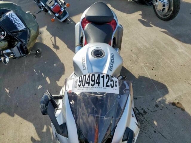 Сузукі Інша, об'ємом двигуна 1.3 л та пробігом 0 тис. км за 8000 $, фото 4 на Automoto.ua