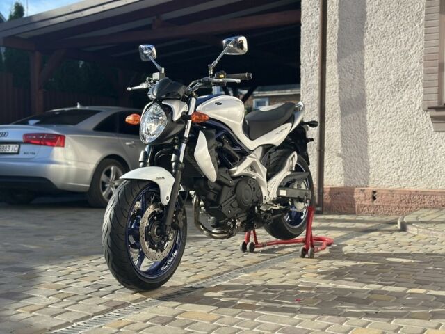 Сузуки Другая, объемом двигателя 0.4 л и пробегом 0 тыс. км за 3800 $, фото 5 на Automoto.ua