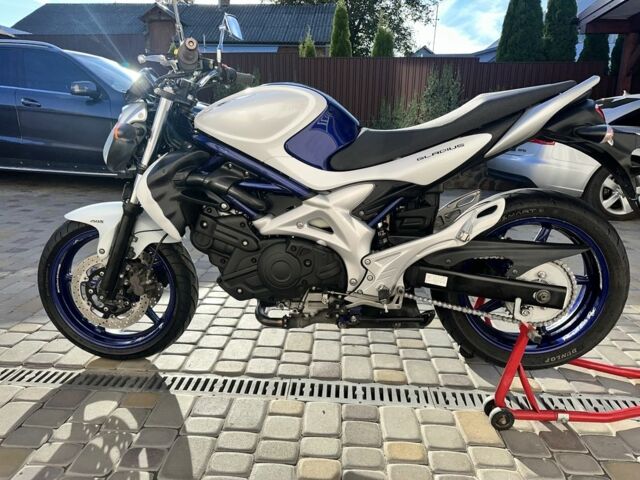 Сузуки Другая, объемом двигателя 0.4 л и пробегом 0 тыс. км за 3800 $, фото 4 на Automoto.ua