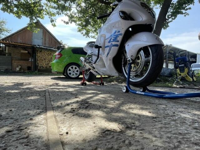 Сузуки Другая, объемом двигателя 13 л и пробегом 0 тыс. км за 9000 $, фото 3 на Automoto.ua