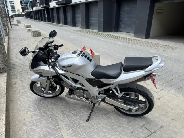 Сузукі Інша, об'ємом двигуна 0.65 л та пробігом 0 тис. км за 4500 $, фото 3 на Automoto.ua