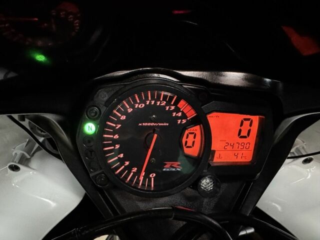 Сузукі Інша, об'ємом двигуна 1 л та пробігом 0 тис. км за 8900 $, фото 13 на Automoto.ua