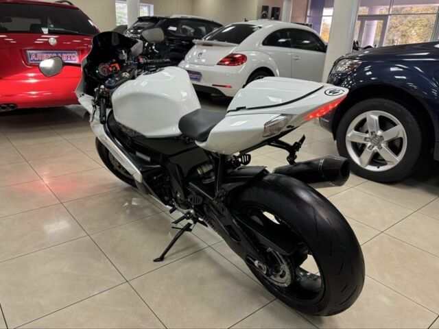 Сузукі Інша, об'ємом двигуна 1 л та пробігом 0 тис. км за 8900 $, фото 4 на Automoto.ua