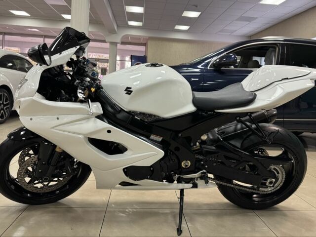 Сузукі Інша, об'ємом двигуна 1 л та пробігом 0 тис. км за 8900 $, фото 3 на Automoto.ua