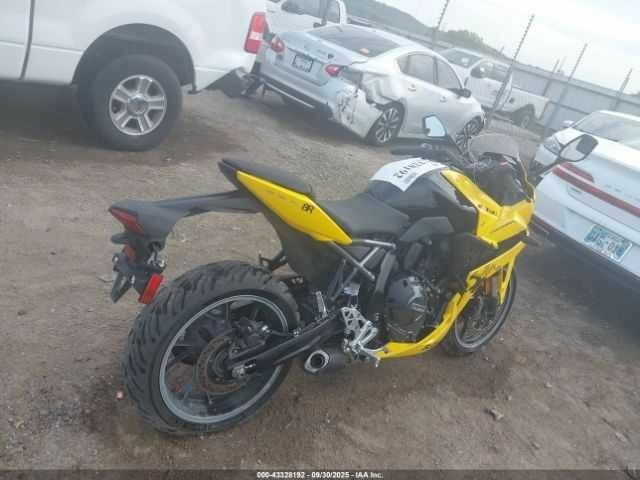 Сузуки Другая, объемом двигателя 0.8 л и пробегом 0 тыс. км за 2000 $, фото 3 на Automoto.ua