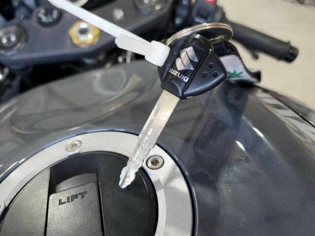 Сузуки Другая, объемом двигателя 0.6 л и пробегом 0 тыс. км за 4000 $, фото 7 на Automoto.ua