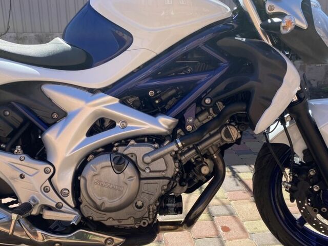 Сузуки Другая, объемом двигателя 0.4 л и пробегом 0 тыс. км за 3800 $, фото 6 на Automoto.ua