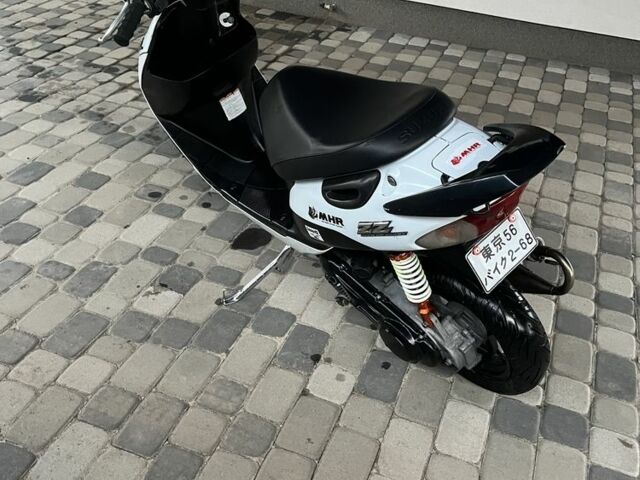 Сузуки Другая, объемом двигателя 72 л и пробегом 0 тыс. км за 1546 $, фото 3 на Automoto.ua