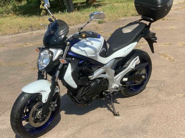 Сузукі Інша, об'ємом двигуна 0.4 л та пробігом 0 тис. км за 3800 $, фото 2 на Automoto.ua